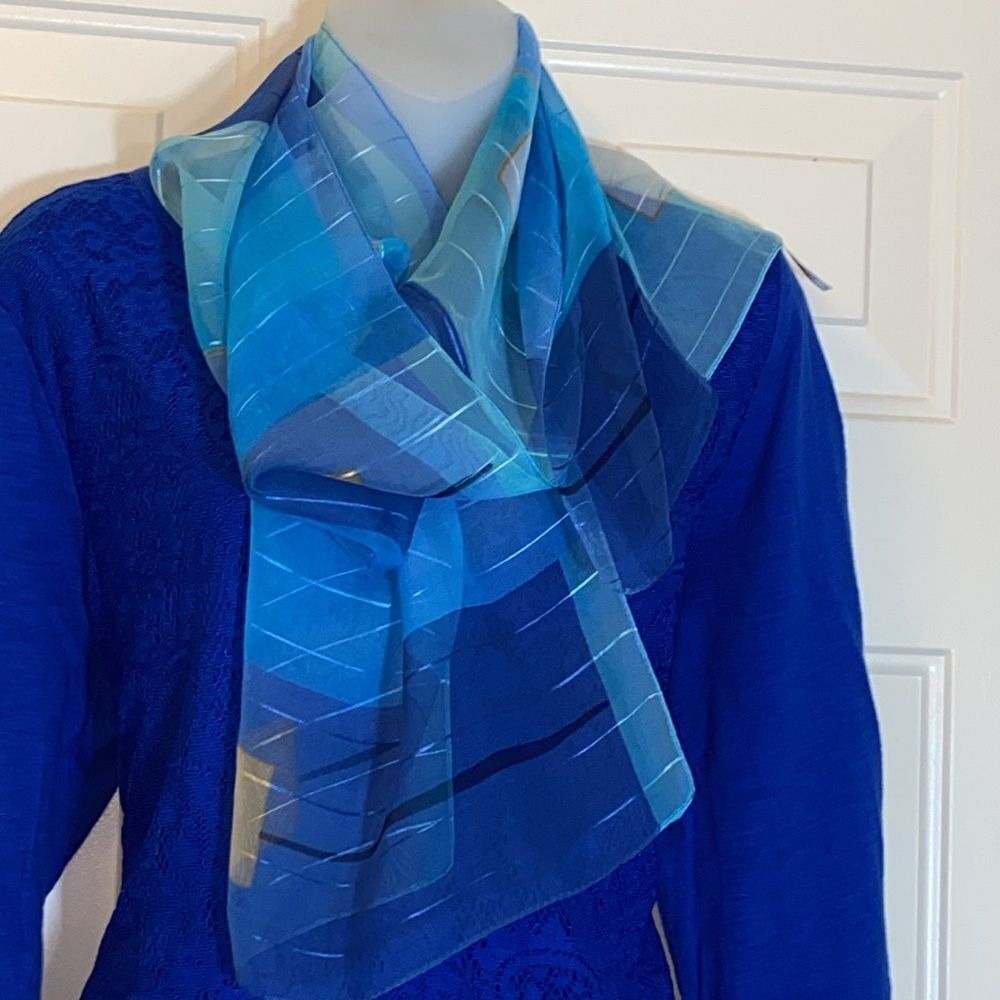 Vintage Scarf 🧣 Size 160”x13.5”